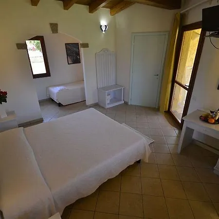 Limone Hotel Castiadas