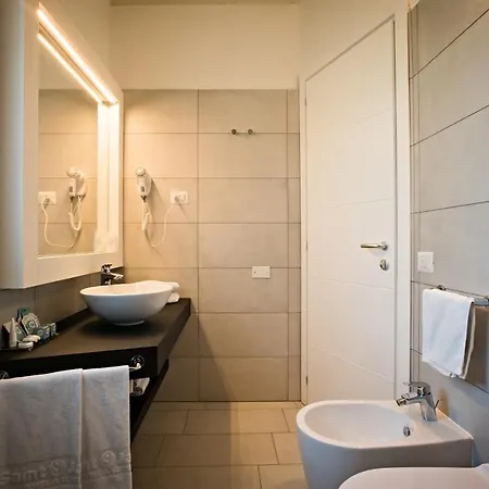 Limone Hotel