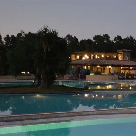 Limone Hotel