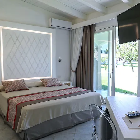 Ξενοδοχείο Limone 4*