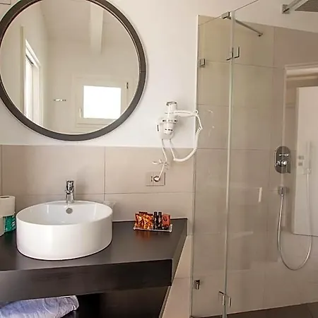 Hotel Limone 4*