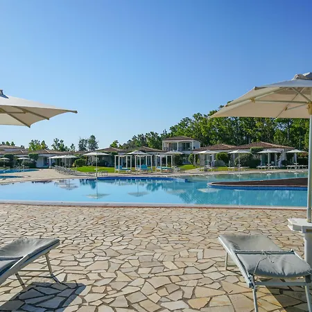 Limone Hotel