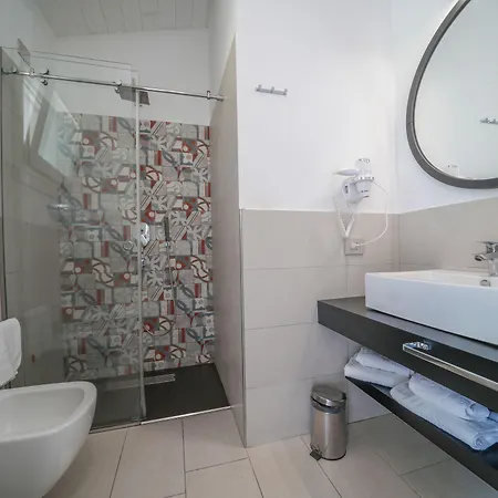 Hotel Limone 4*