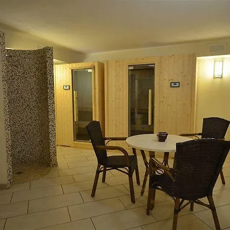 Hotel Limone 4*