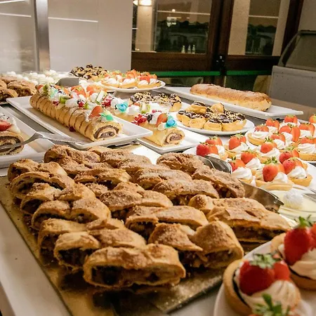 Limone Hotel
